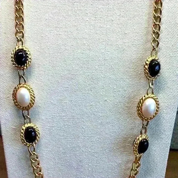 Vintage Gold Chain Necklace with Black and White Glass Beads - Picture 2 of 3